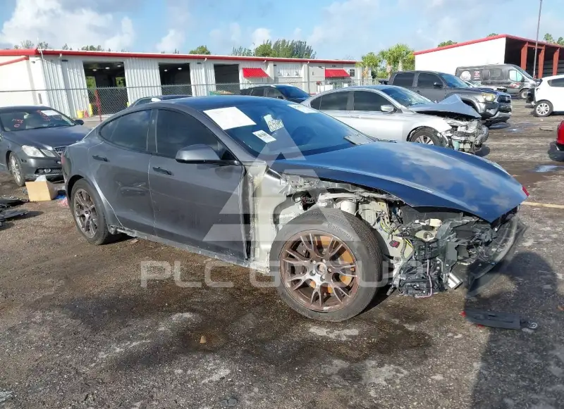 2021 Tesla Model S фото