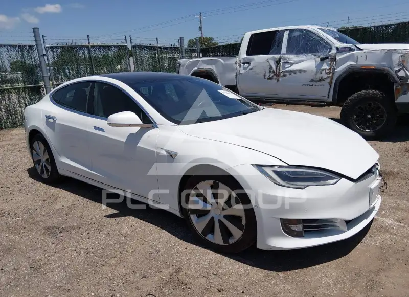 2021 Tesla Model S фото