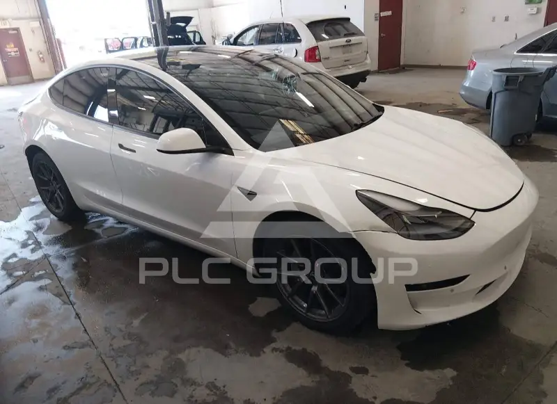 2021 Tesla Model 3 фото