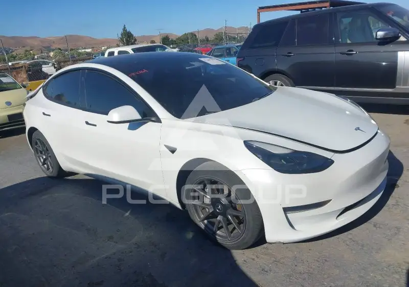 2021 Tesla Model 3 фото
