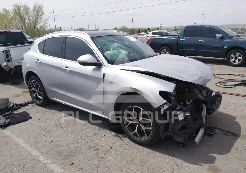 2021 Alfa Romeo Stelvio photo