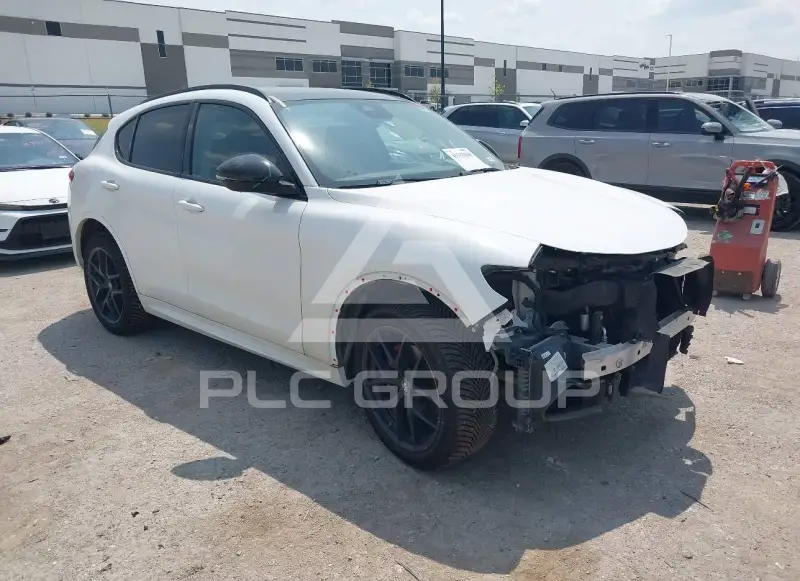 2021 Alfa Romeo Stelvio фото