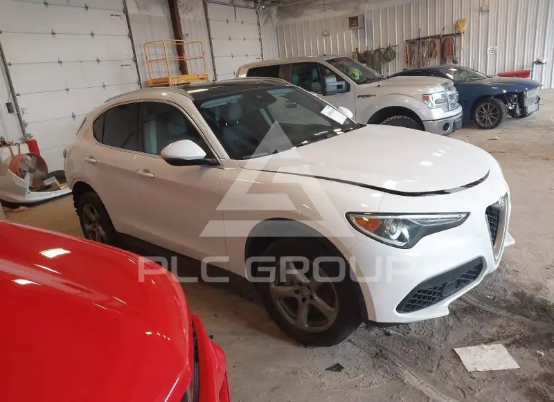 2021 Alfa Romeo Stelvio фото