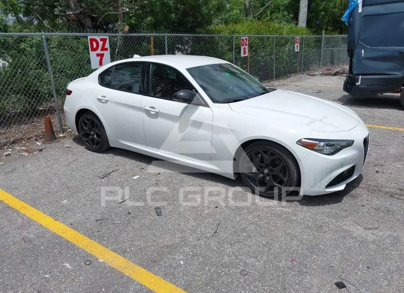 2021 Alfa Romeo Giulia photo
