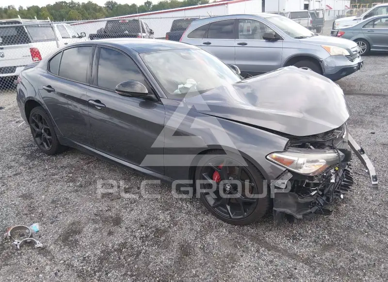 2021 Alfa Romeo Giulia photo