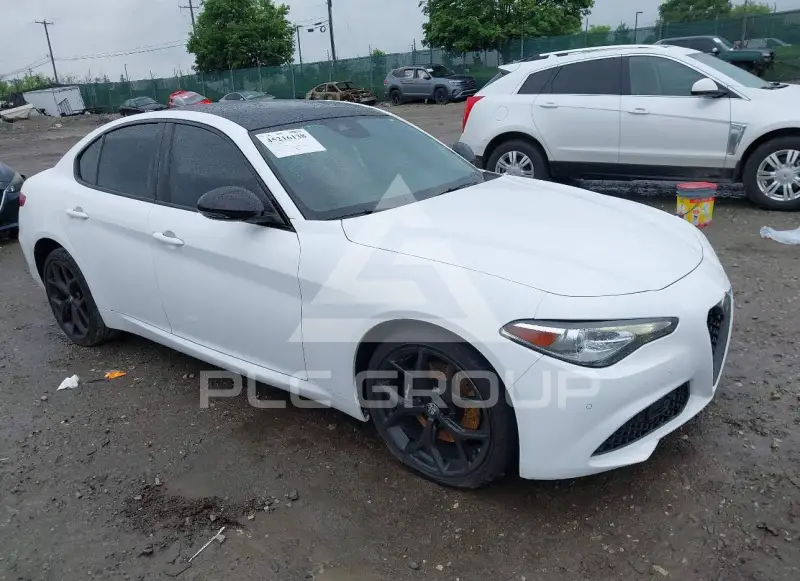 2021 Alfa Romeo Giulia фото
