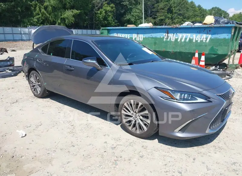 2021 Lexus ES250 photo