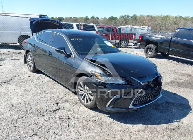 2021 Lexus ES350 photo