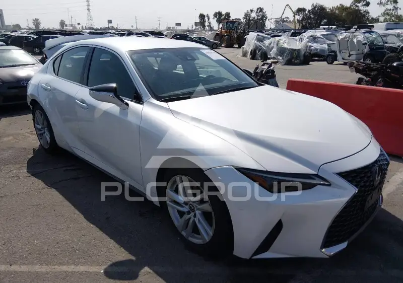 2021 Lexus IS300 фото
