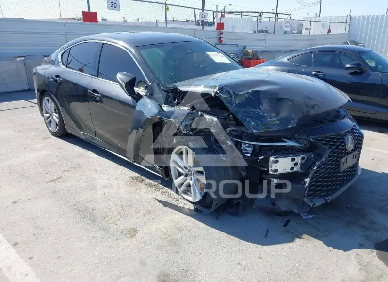 2021 Lexus IS300 фото