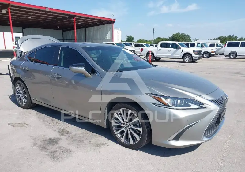 2021 Lexus ES300 photo