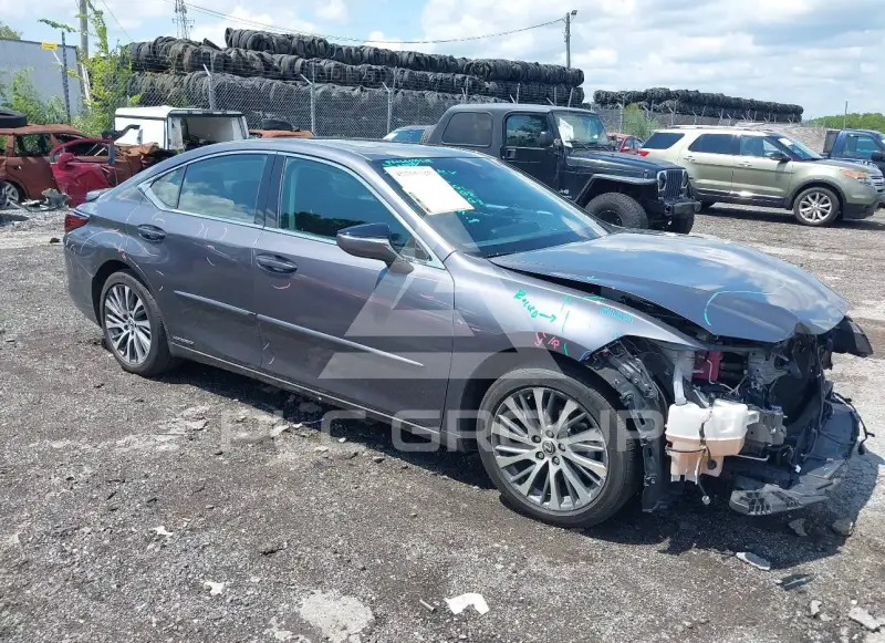 2021 Lexus ES300 фото
