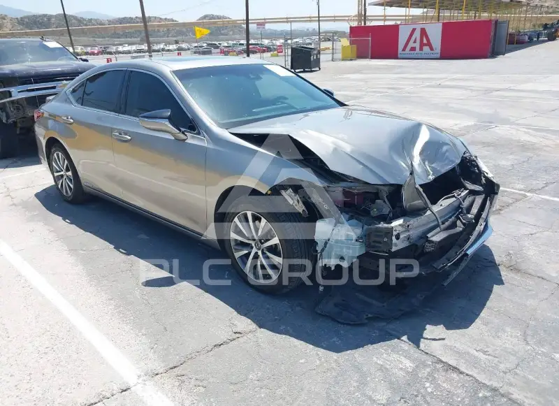 2021 Lexus ES300 фото