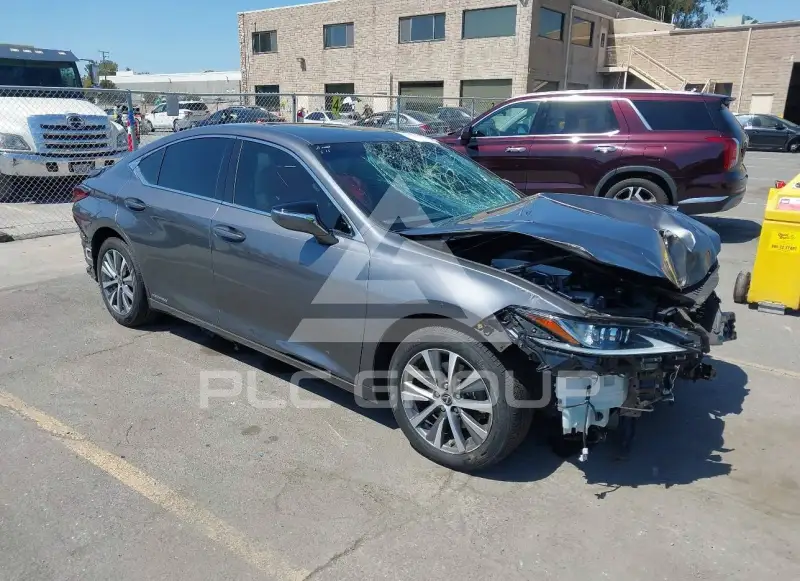 2021 Lexus ES300 фото
