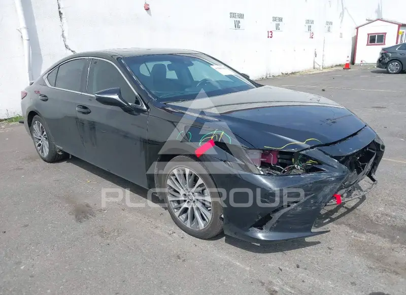 2021 Lexus ES300 photo
