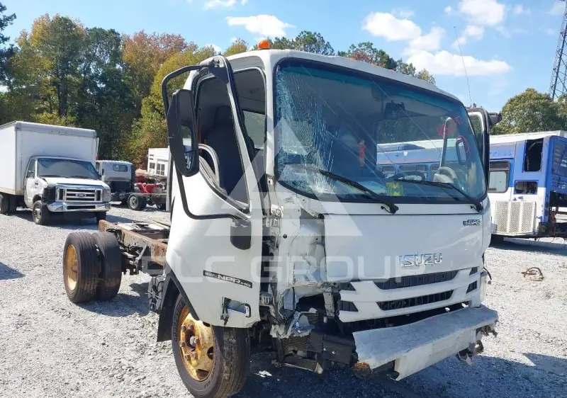 2021 Isuzu NPR фото
