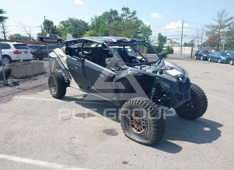 2021 Can-AM MAVERICK photo
