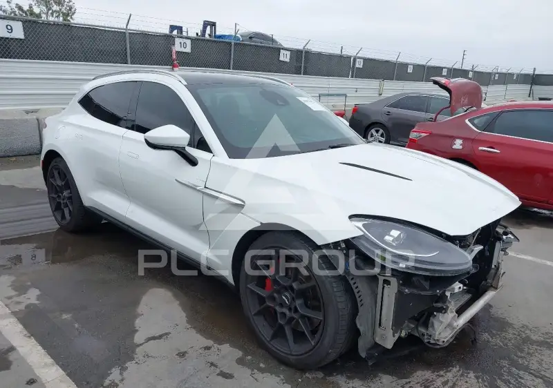 2021 Aston Martin DBX фото