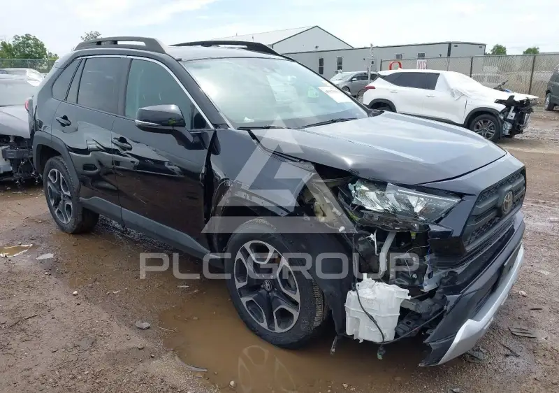 2021 Toyota RAV4 фото