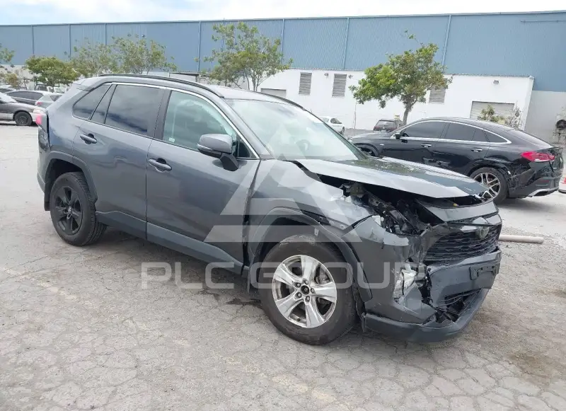 2021 Toyota RAV4 фото