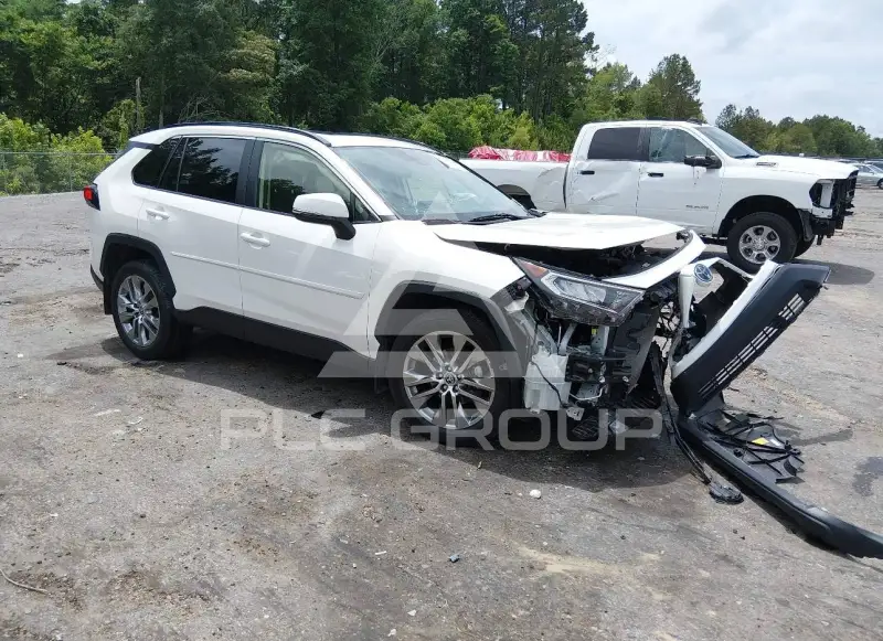 2021 Toyota RAV4 фото