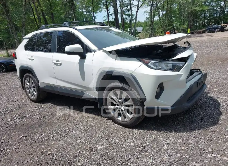 2021 Toyota RAV4 фото