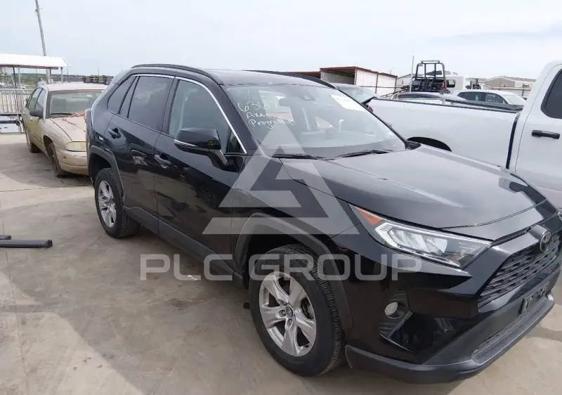2021 Toyota RAV4 фото