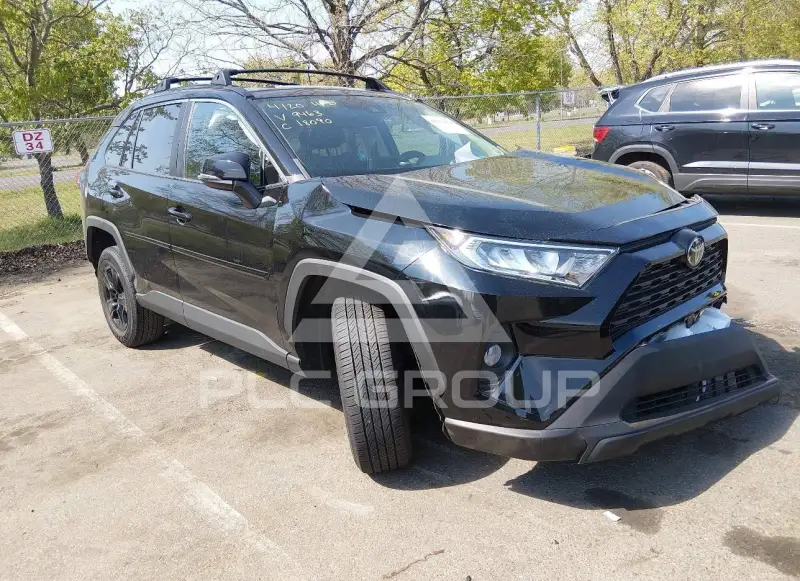 2021 Toyota RAV4 фото