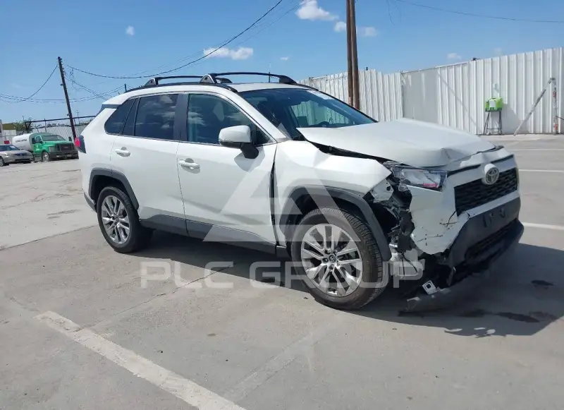 2021 Toyota RAV4 фото