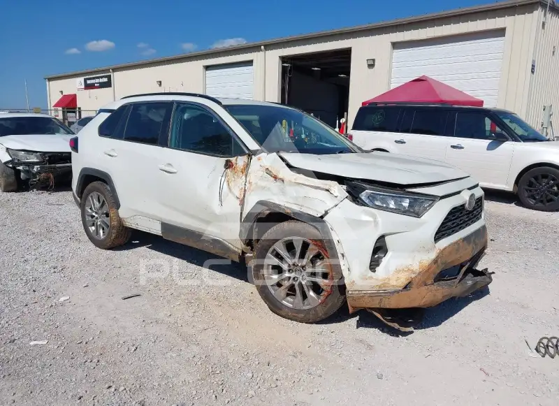 2021 Toyota RAV4 фото