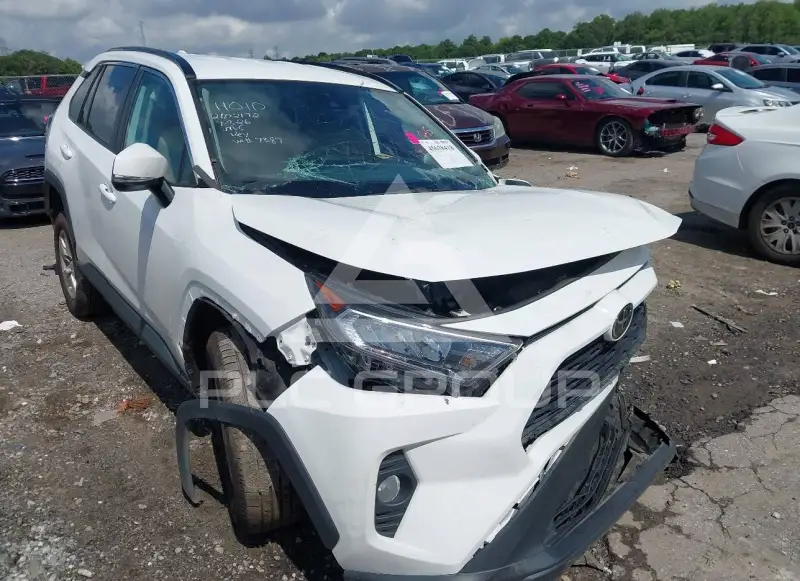 2021 Toyota RAV4 фото