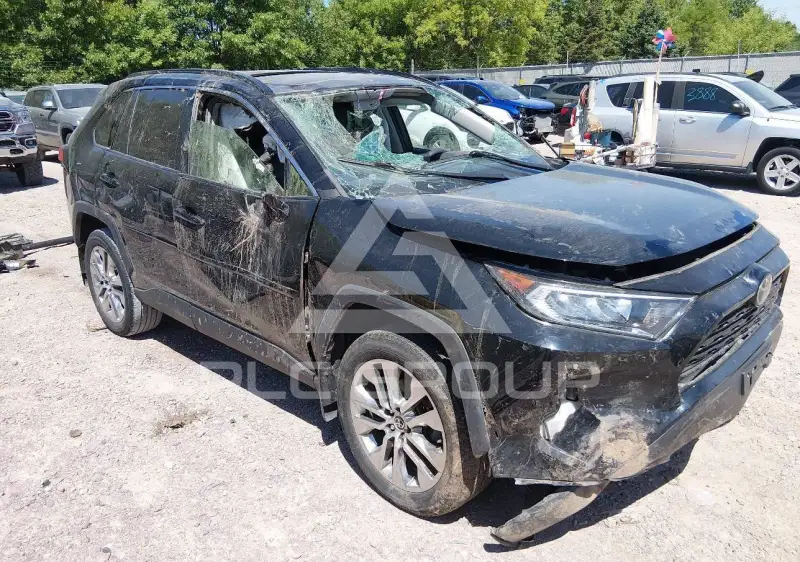 2021 Toyota RAV4 фото