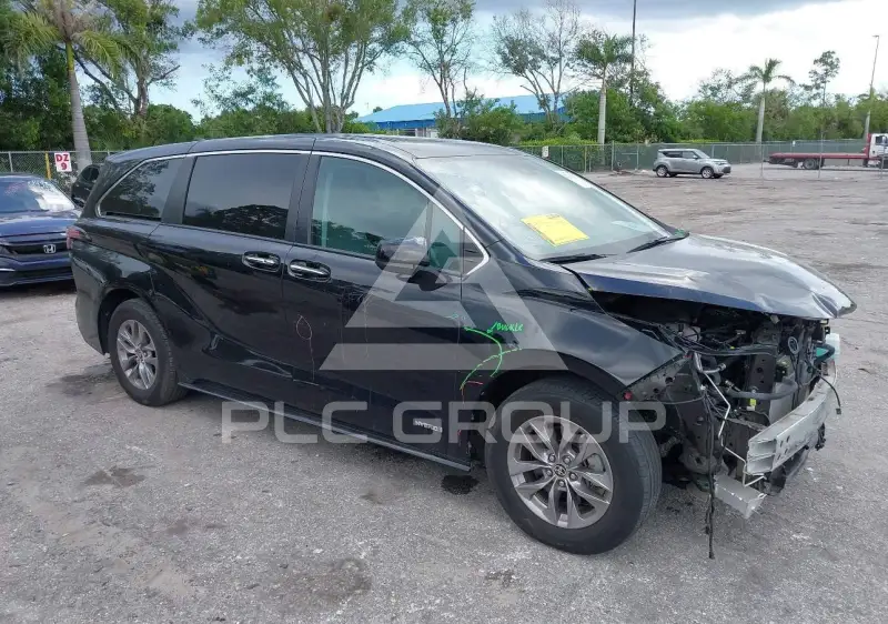 2021 Toyota SIENNA photo