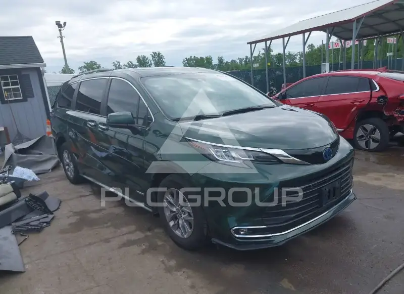 2021 Toyota SIENNA фото