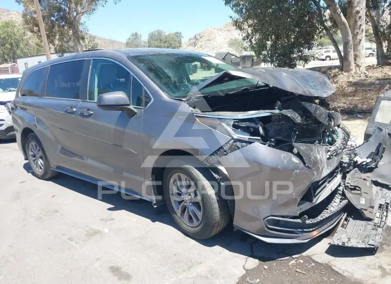 2021 Toyota SIENNA photo