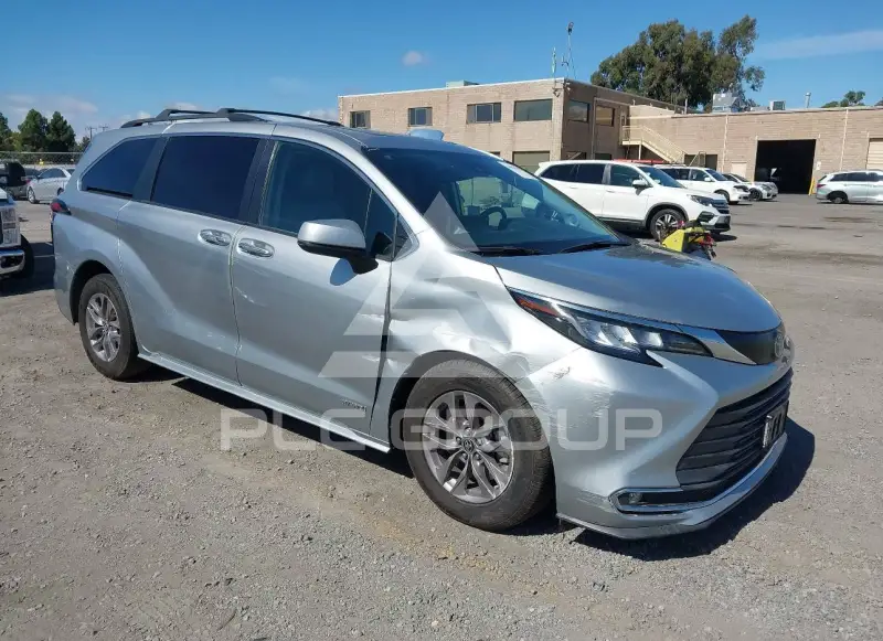 2021 Toyota SIENNA фото
