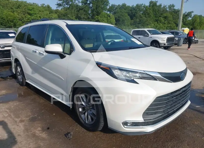 2021 Toyota SIENNA фото