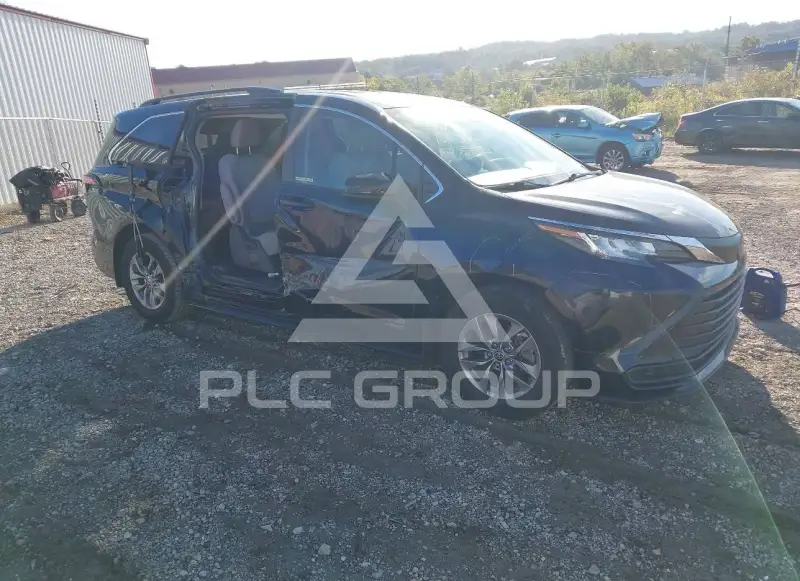 2021 Toyota SIENNA photo