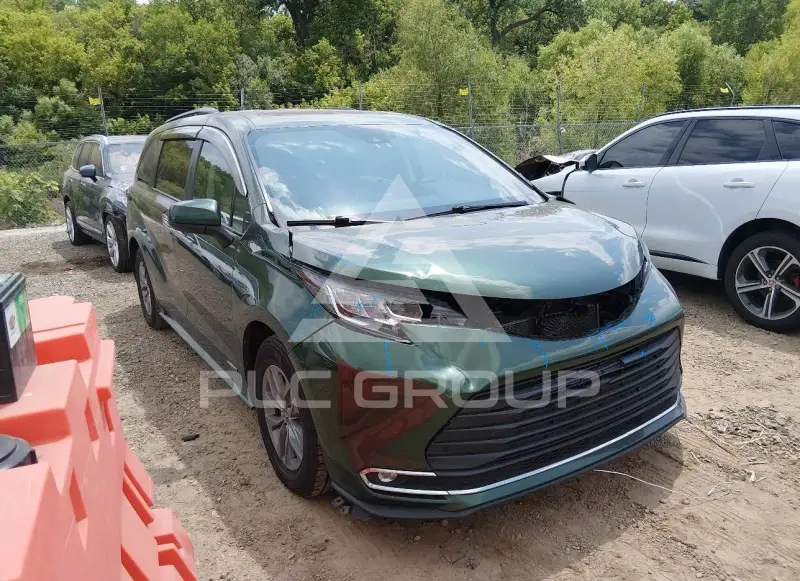 2021 Toyota SIENNA фото