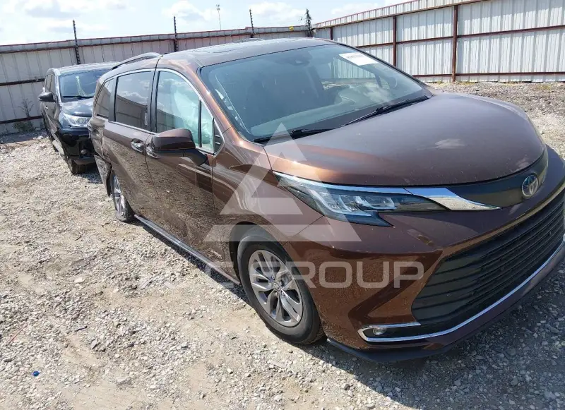 2021 Toyota SIENNA фото