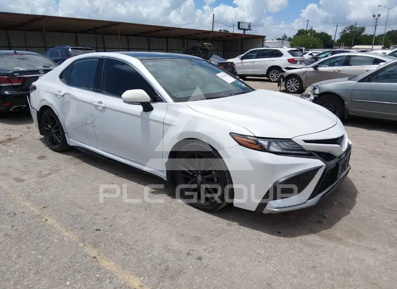 2021 Toyota CAMRY photo