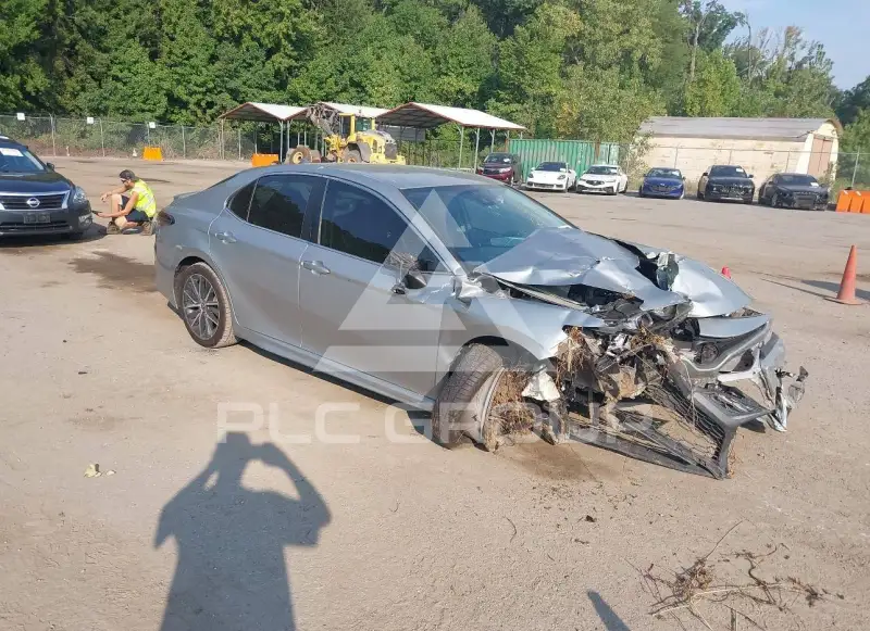 2021 Toyota CAMRY photo