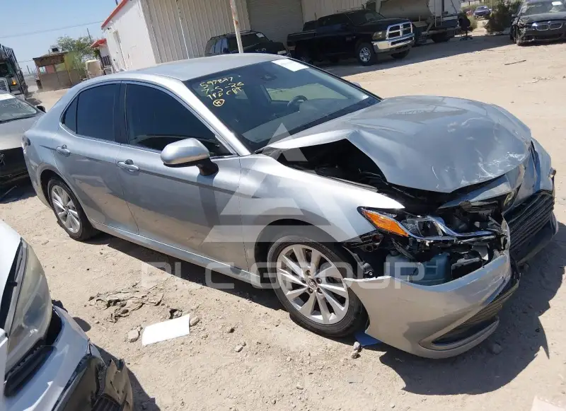 2021 Toyota CAMRY photo