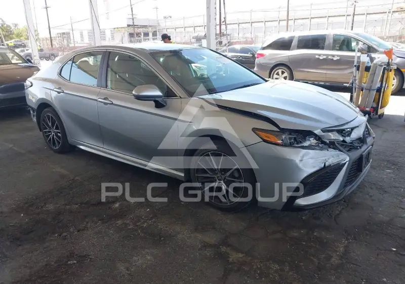 2021 Toyota CAMRY photo