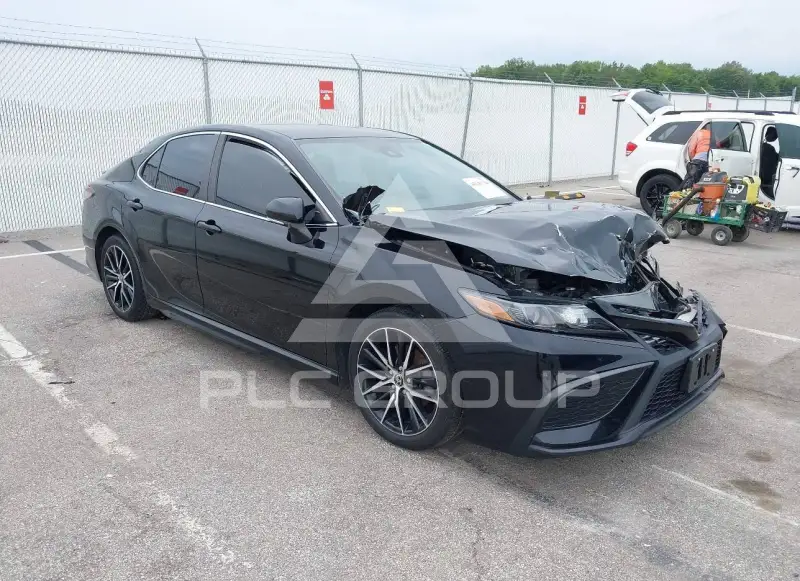 2021 Toyota CAMRY фото