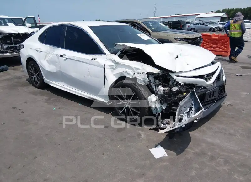 2021 Toyota CAMRY фото