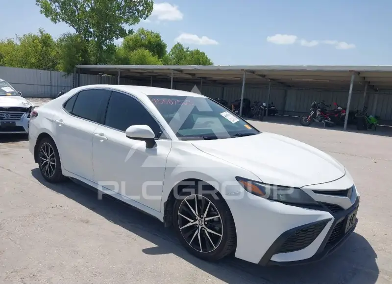 2021 Toyota CAMRY фото