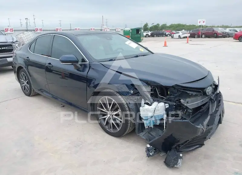 2021 Toyota CAMRY photo