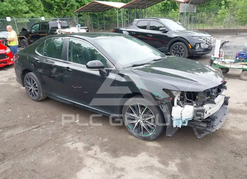 2021 Toyota CAMRY фото