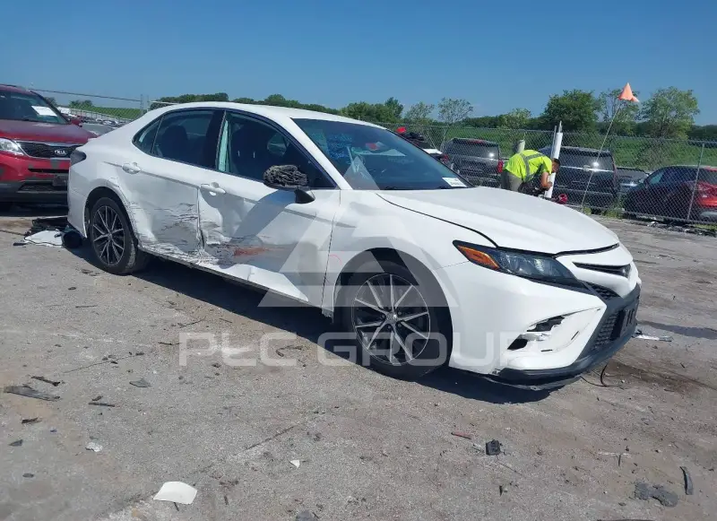 2021 Toyota CAMRY фото